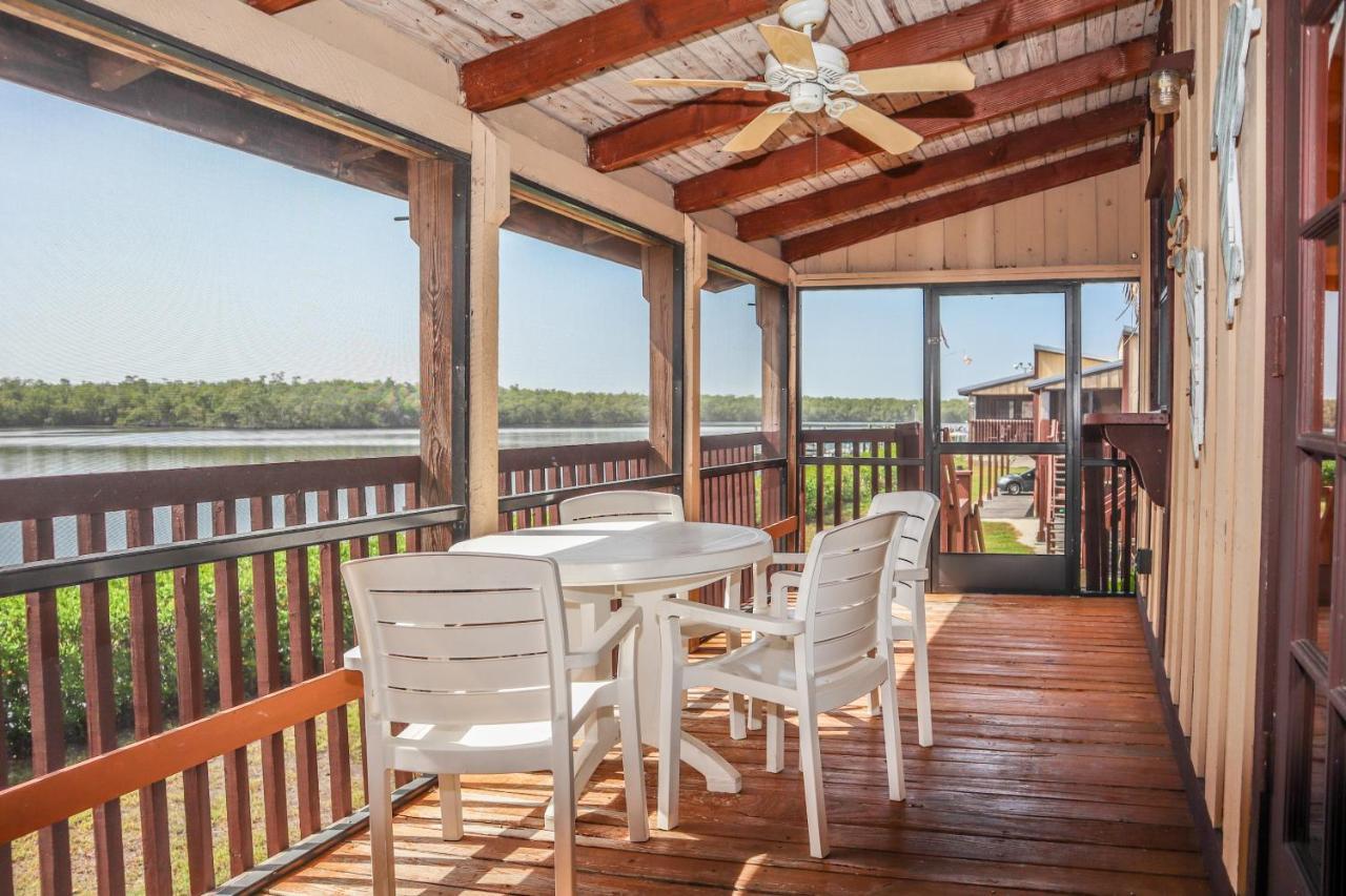 River Wilderness Waterfront Cabins Everglades City Εξωτερικό φωτογραφία