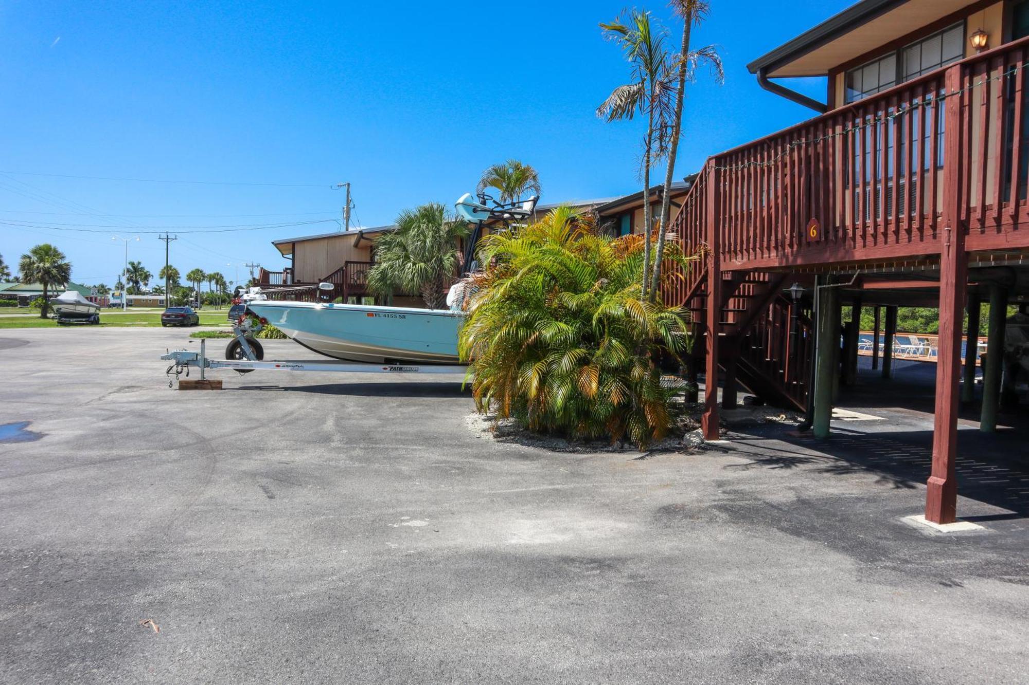 River Wilderness Waterfront Cabins Everglades City Εξωτερικό φωτογραφία