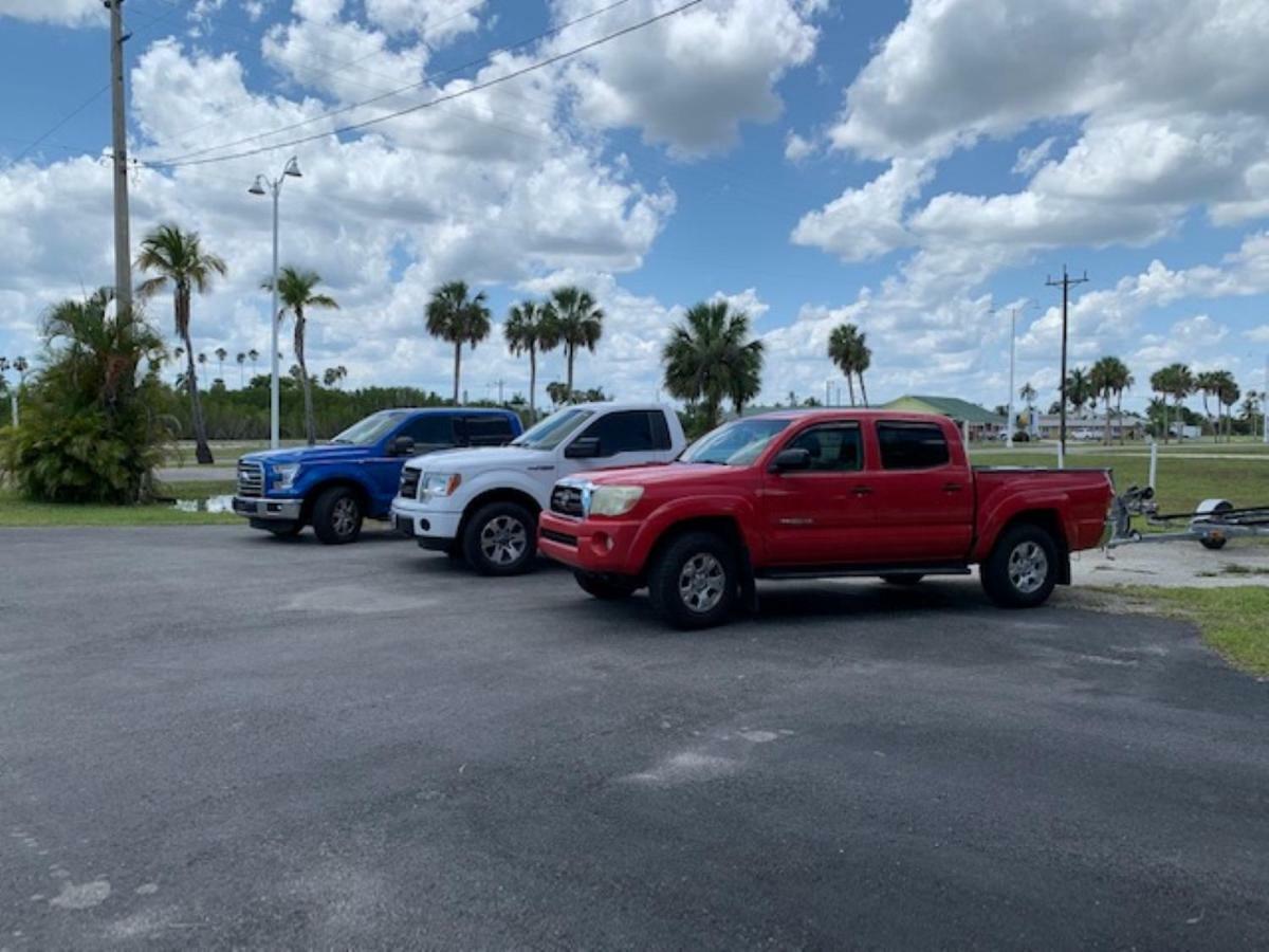 River Wilderness Waterfront Cabins Everglades City Εξωτερικό φωτογραφία