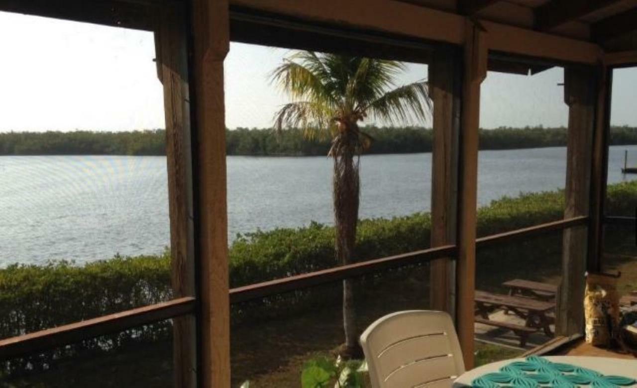 River Wilderness Waterfront Cabins Everglades City Εξωτερικό φωτογραφία
