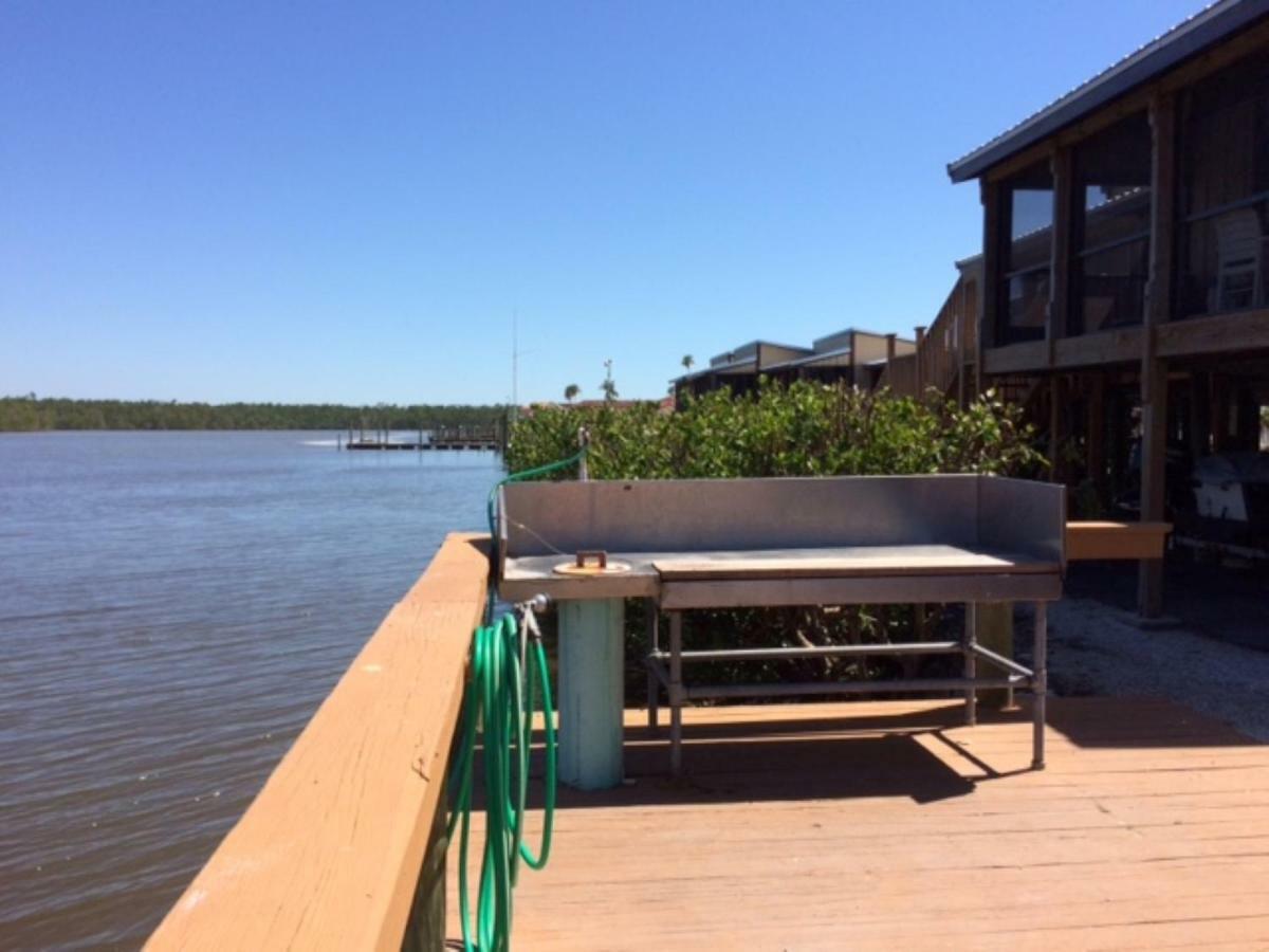 River Wilderness Waterfront Cabins Everglades City Εξωτερικό φωτογραφία