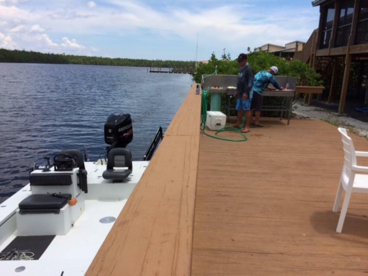 River Wilderness Waterfront Cabins Everglades City Εξωτερικό φωτογραφία